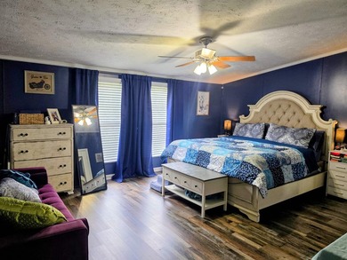 Enjoy the peace and privacy of country living in this - photo 16