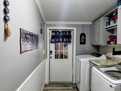 Enjoy the peace and privacy of country living in this - photo 28