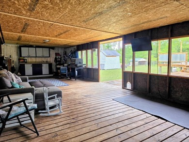 Enjoy the peace and privacy of country living in this - photo 31