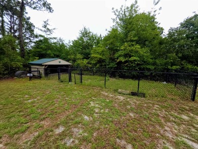 Enjoy the peace and privacy of country living in this - photo 38