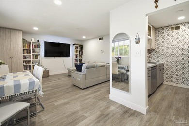 WAKE UP TO THE BAY EVERYDAY! Best 2-bed condo in all of - photo 8