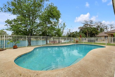 Come home to your lovely lake-front paradise in highly - photo 3
