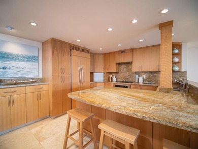 Truly breathtaking center-unit residence featuring a spectacular - photo 11