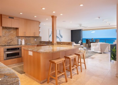 Truly breathtaking center-unit residence featuring a spectacular - photo 12