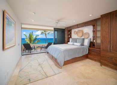 Truly breathtaking center-unit residence featuring a spectacular - photo 15