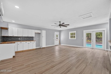 Escape the city and discover the Florida property you've been - photo 17