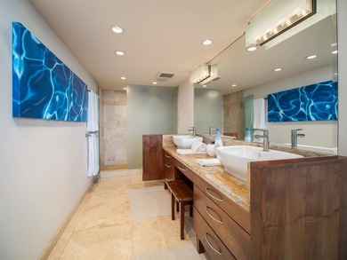 Truly breathtaking center-unit residence featuring a spectacular - photo 23