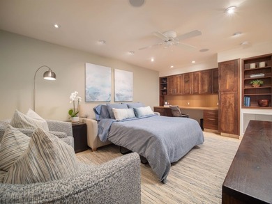 Truly breathtaking center-unit residence featuring a spectacular - photo 25