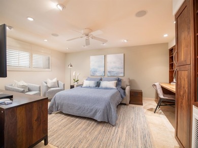 Truly breathtaking center-unit residence featuring a spectacular - photo 26