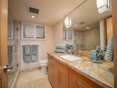 Truly breathtaking center-unit residence featuring a spectacular - photo 27