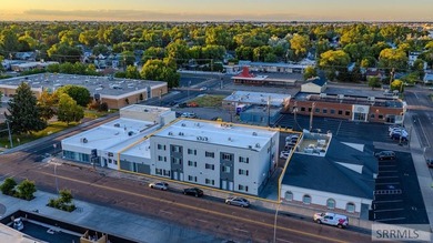 The Wellington is a fully renovated 27-unit apartment building - photo 1