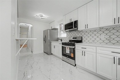 Experience modern living in this fully renovated Brooklyn home - photo 2