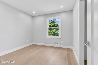 Stunning fully renovated ranch in Brick's sought-after - photo 33