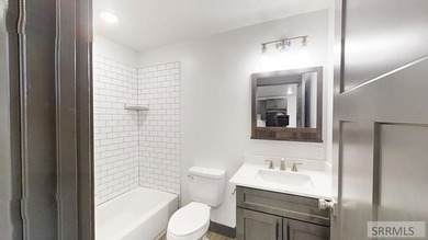The Wellington is a fully renovated 27-unit apartment building - photo 6