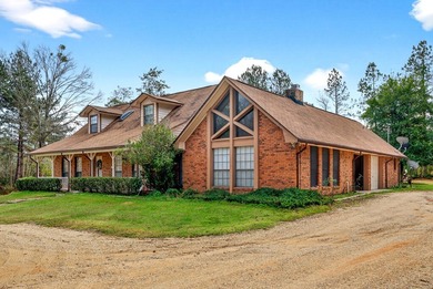 Private 8.21-acre retreat with multiple residences and - photo 3