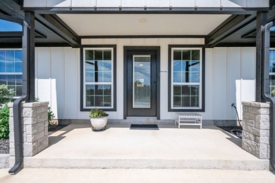 Multiple parcel listing! Pristine condition 2 bed 2 bath home on - photo 4