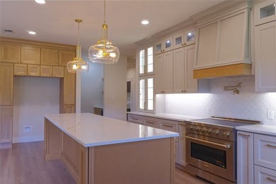 Welcome to life in Eagle Chase at Tanglewood, one of the most - photo 9