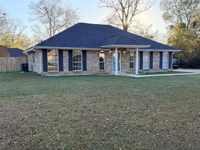 Lake Hide-A-Way Home For Sale in Carriere Mississippi