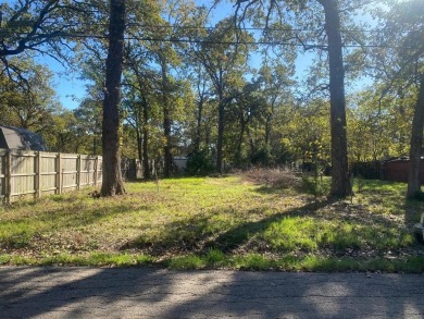 Lake Tawakoni Lot Sale Pending in Quinlan Texas