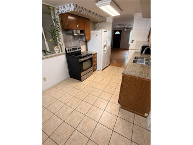 Welcome home! Rarely available, beautiful and cozy 2 bedroom - photo 5