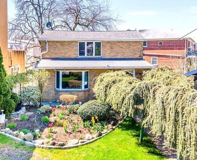 R3A Zoning with the potential to convert to a two-family !! - photo 1