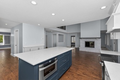 5 BD 4 BA, 4,173-sq-ft 2-story brick home, .25-acre lot w/ 101 - photo 13