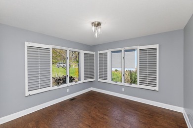 5 BD 4 BA, 4,173-sq-ft 2-story brick home, .25-acre lot w/ 101 - photo 19