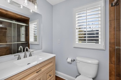 5 BD 4 BA, 4,173-sq-ft 2-story brick home, .25-acre lot w/ 101 - photo 21
