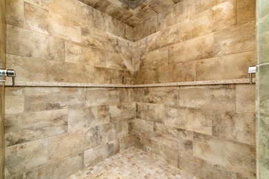 5 BD 4 BA, 4,173-sq-ft 2-story brick home, .25-acre lot w/ 101 - photo 26