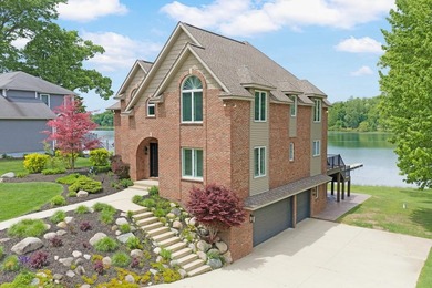 5 BD 4 BA, 4,173-sq-ft 2-story brick home, .25-acre lot w/ 101 - photo 43