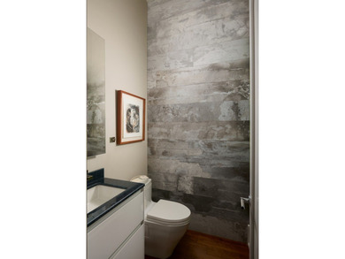 Perfectly positioned in the heart of East Lincoln Park, this - photo 11
