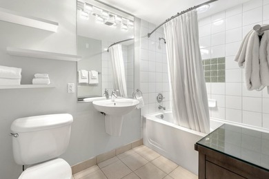 Second-floor bayfront condo with elevated positioning that - photo 35