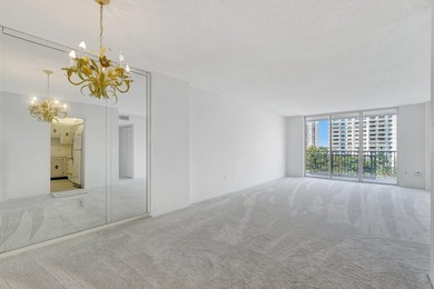 Little Maule Lake Condo Active Under Contract in Aventura Florida