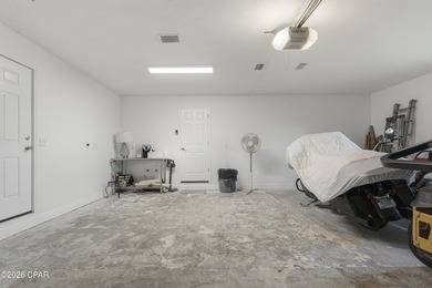 Welcome to this inviting and spacious 4-bedroom, 3-full bath - photo 44