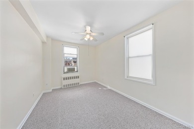 Step into this beautifully refreshed 2-bedroom, 1.5-bathroom - photo 8