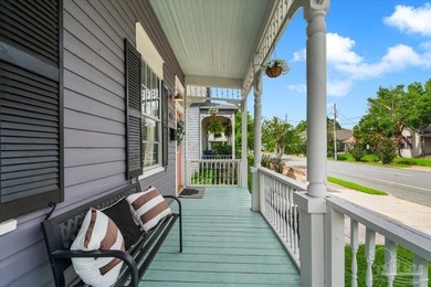 Beautifully restored historic Craftsman cottage where timeless - photo 5