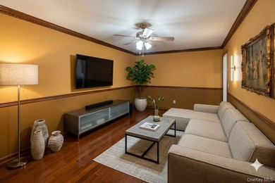 Well maintained 2 family home featuring a 2 bedroom apt with 1.5 - photo 11