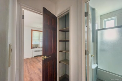 Well maintained 2 family home featuring a 2 bedroom apt with 1.5 - photo 19