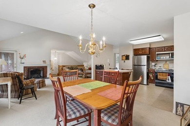 Bright, sun-filled second floor condo in Manchester, ME - 1,800 - photo 21