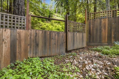 Stunning home on over an acre in one of the most convenient - photo 31