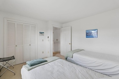 Bright, sun-filled second floor condo in Manchester, ME - 1,800 - photo 31