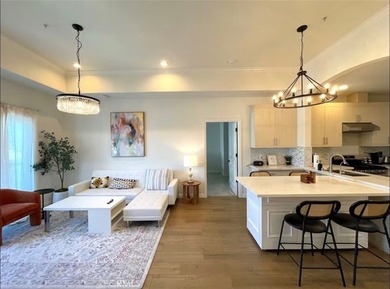 Beautiful condo with the area of 1,230 square feet, including - photo 2