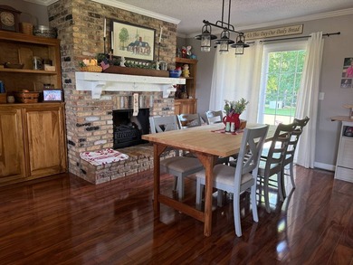 Move right in to this beautiflly maintained 3-bedroom, 3-full - photo 3
