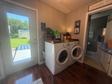 Move right in to this beautiflly maintained 3-bedroom, 3-full - photo 7