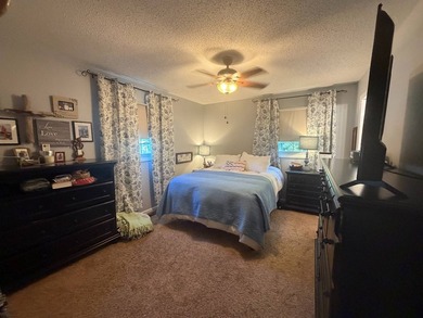 Move right in to this beautiflly maintained 3-bedroom, 3-full - photo 10