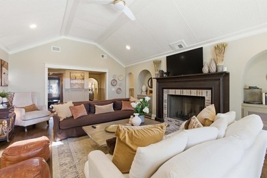 Welcome to a masterpiece of modern living in the heart of Mt - photo 43