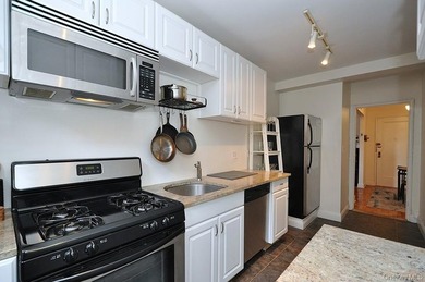 Only 10% down for this Stunning Renovated Co-op Studio Close to - photo 10