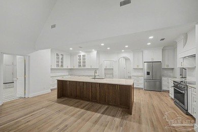 Luxuriously updated French Provincial home with inground pool - photo 3