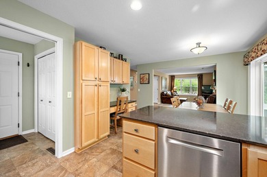 Welcome to Forest Ridge Lane! Originally built by Kingman Homes - photo 10