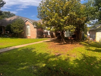 Welcome to 17506 Country Club Drive in the Fairway Gardens area - photo 2